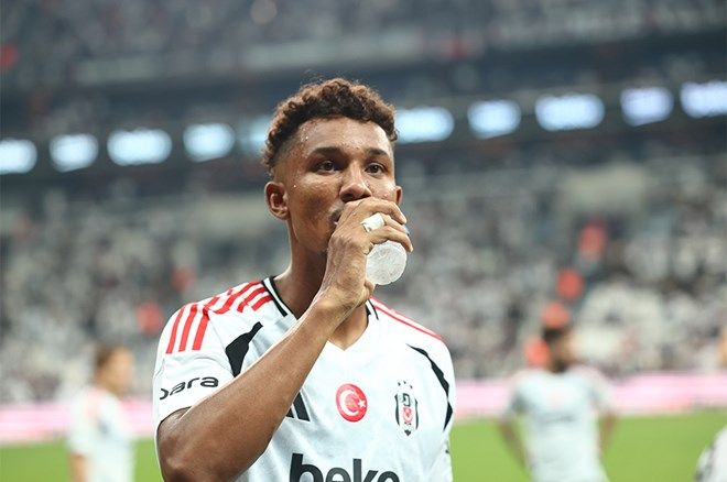 Sezona fırtına gibi giren Yunus Akgün'ün değeri 1.5 milyon euro arttı, forma yüzü görmeyen Elias Jelert'in değeri 8 milyon euro oldu! İşte değeri en çok artan Süper Lig oyuncuları 2
