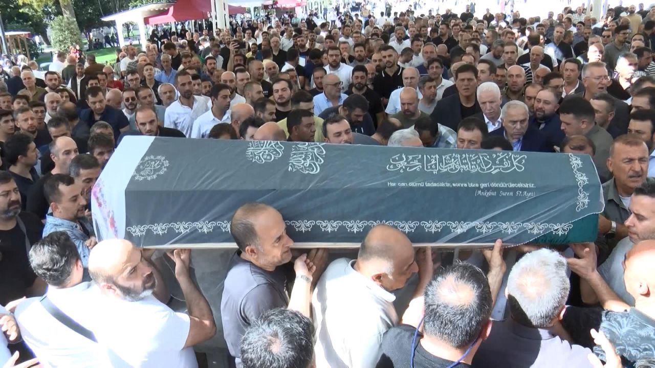 Topkapı canisinin katlettiği İkbal Uzuner ve Ayşenur Halil son yolculuğuna uğurlandı 5