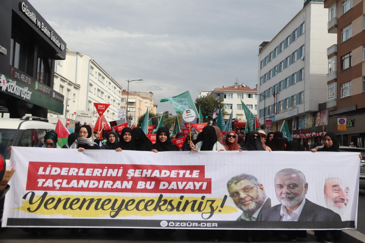 Binlerce kişi İsrail'i protesto etmek için Üsküdar'da toplandı! Şehit çocuklar için gökyüzüne balonlar bırakıldı... 4