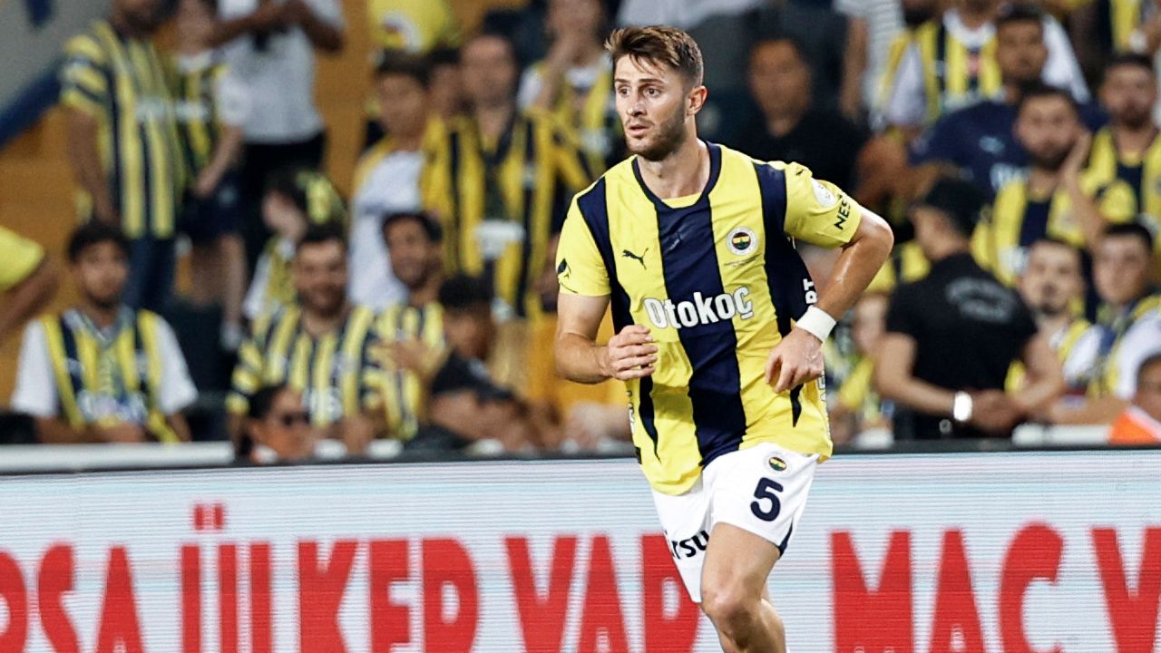 Kerem Aktürkoğlu'na hayran kalan Benfica bu sefer de Fenerbahçe'nin yıldızını kapıyor! 10 milyon euroya bu işi bitirmek istiyorlar: Taraftarlar endişeli 2