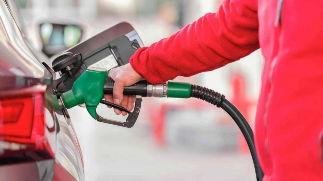 Benzin ve motorine zam geldi, akaryakıtta tabelalar değişti! İşte 10 Ekim 2024 güncel fiyatlar 1