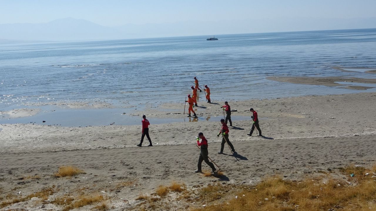 Dün başörtüsü bulunan Rojin Kabaiş'i arama çalışmalarının 14. gününde kıyafet bulundu 5