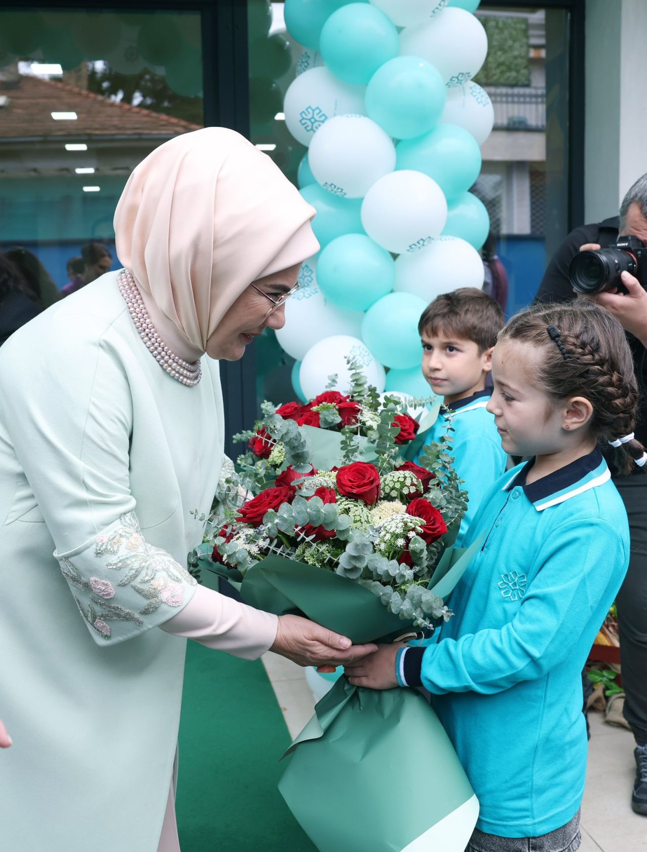 Emine Erdoğan, Belgrad'daki Türkiye Maarif Vakfının anaokulu öğrencileriyle bir araya geldi 2