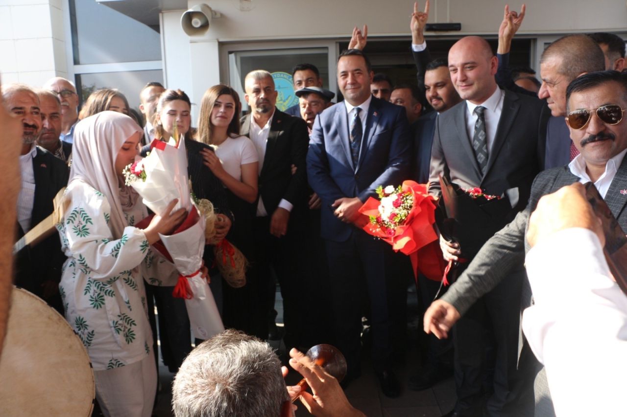 MHP Şırnak İl Başkanlığı'nın yeni il binası açılışına yüzlerce Şırnaklı katıldı 1