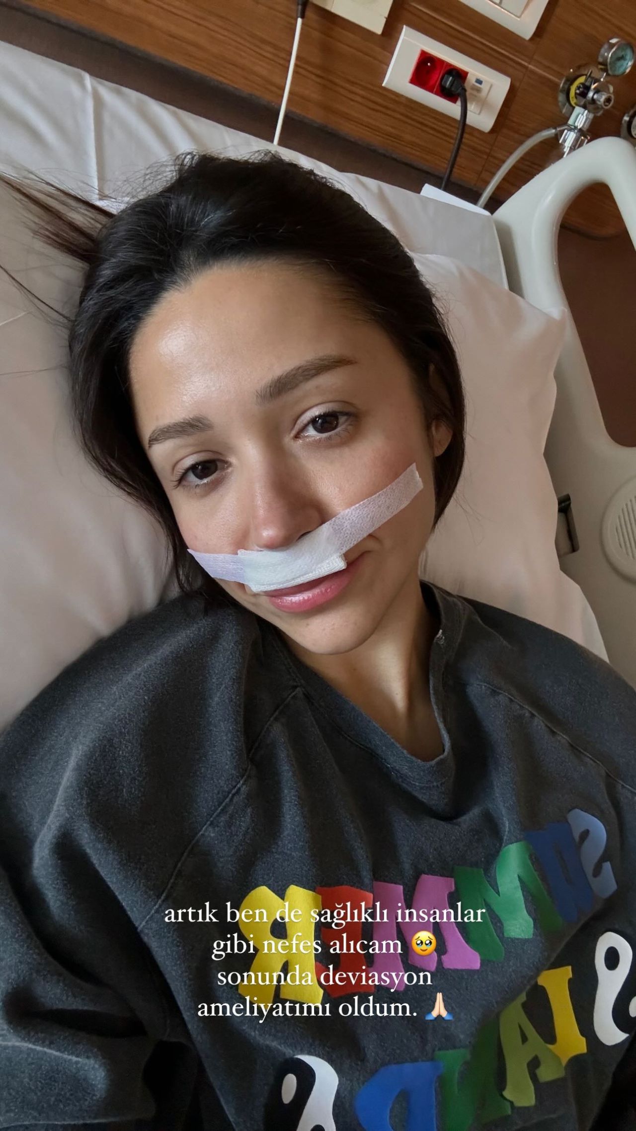 Zeynep Bastık ameliyat oldu! Hastane odasından paylaştı 3