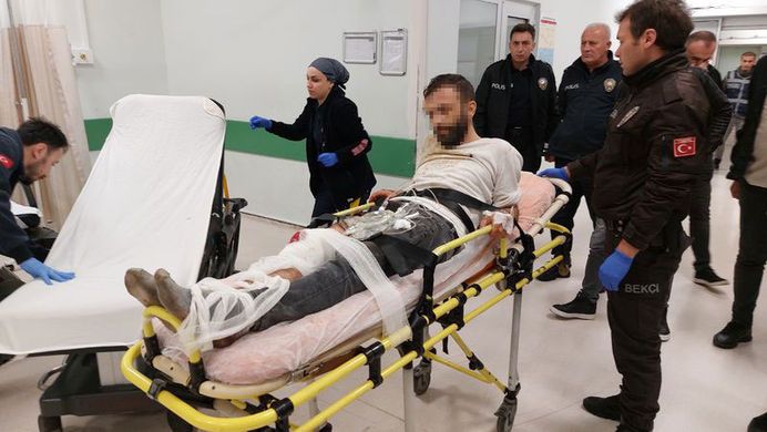 Kırık camları polislere atan saldırgan komiseri bıçakladı! Samsun'da hareketli anlar... 4