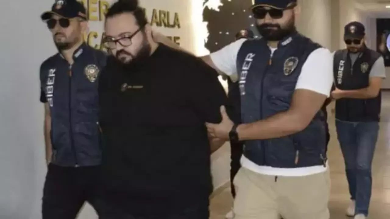Jahrein'e müstehcenlik suçundan istenen ceza belli oldu! 1