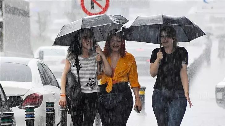 Meteoroloji'den İstanbul dahil çok sayıda ile sağanak yağış uyarısı! 1