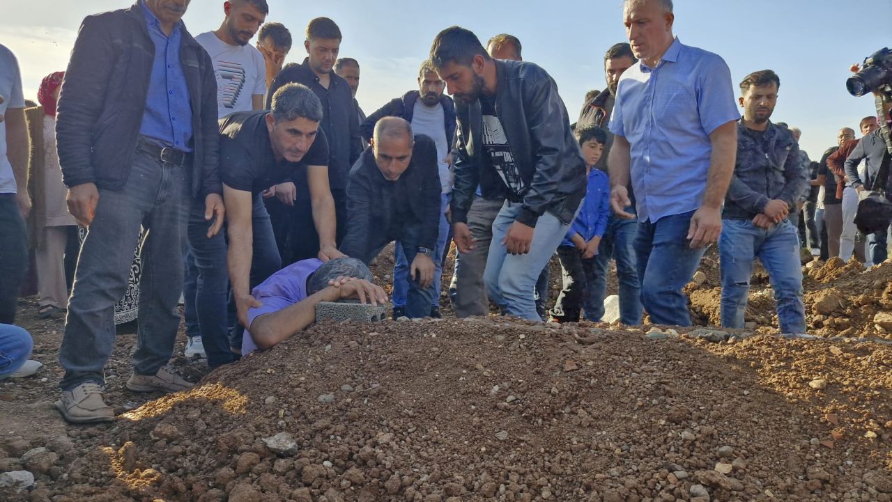 Cesedi 18 gün sonra bulunan Rojin Kabaiş memleketi Diyarbakır’da toprağa verildi 7