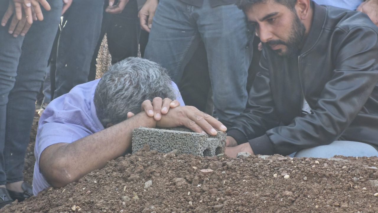 Cesedi 18 gün sonra bulunan Rojin Kabaiş memleketi Diyarbakır’da toprağa verildi 8