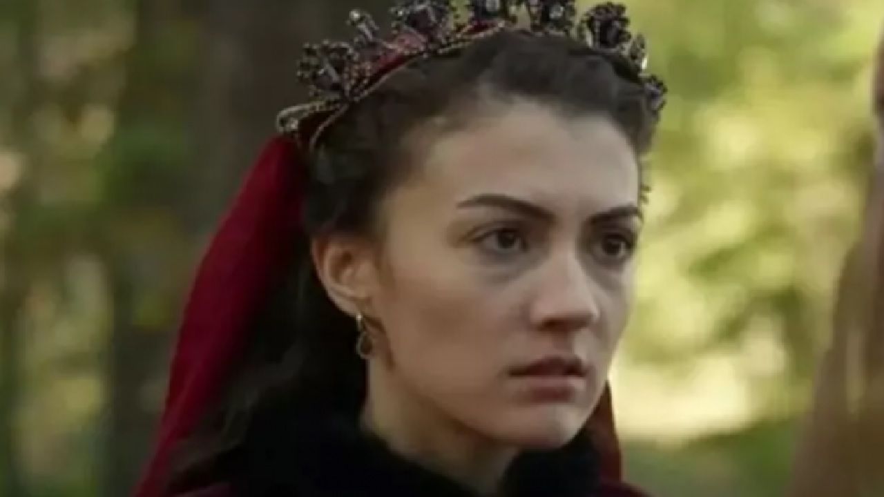 Güzel oyuncu Burcu Özberk'in son hali "yaz sürsün" dedirtti! İşte Burcu Özberk'in yeni kareleri... 4
