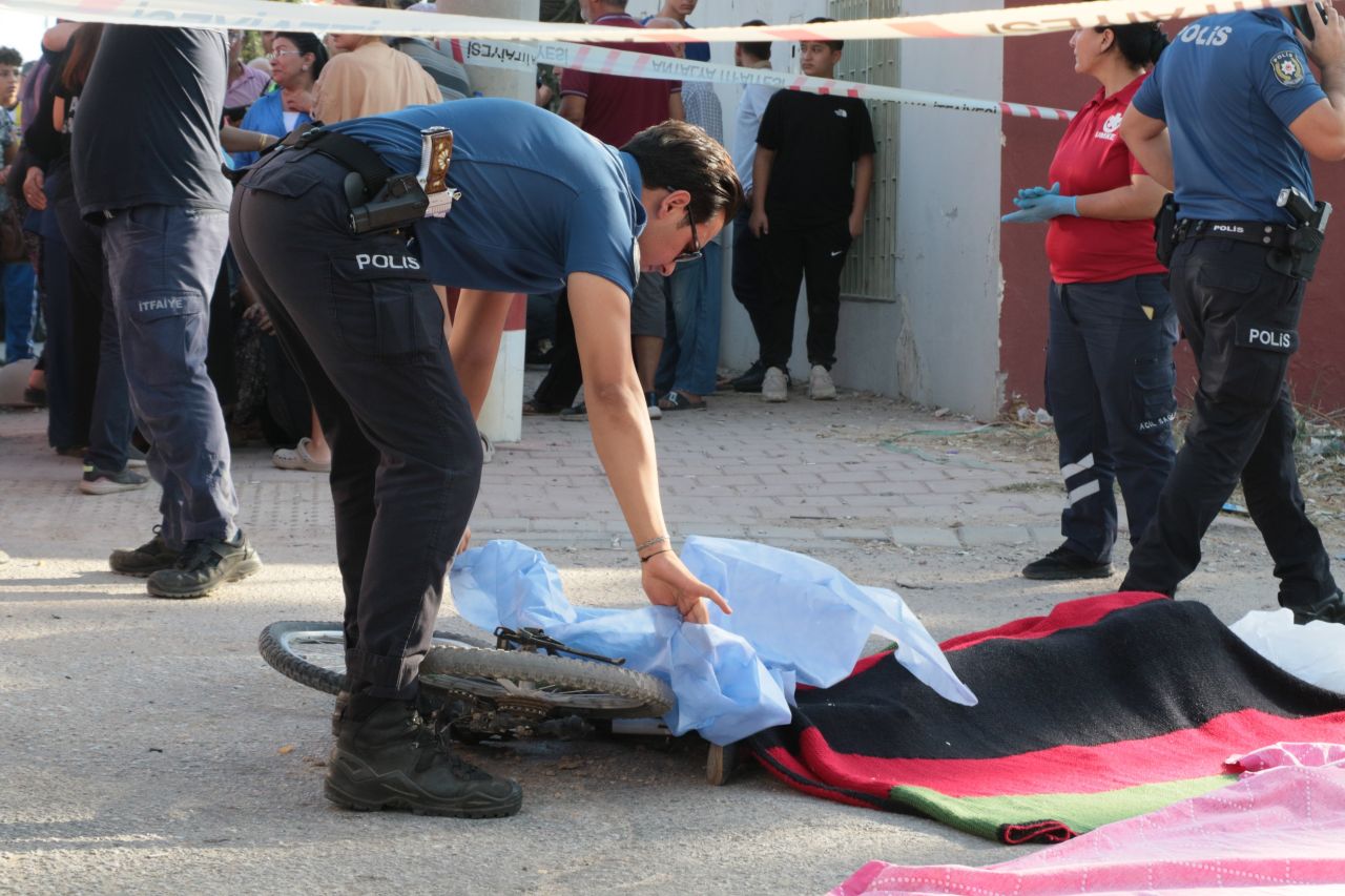Bisikletiyle okuldan dönen 8 yaşındaki çocuk, beton mikserinin altında kalarak can verdi 7