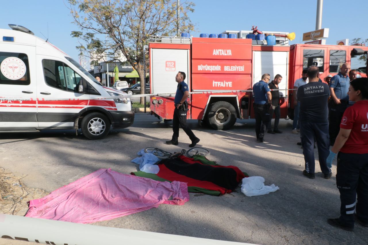 Bisikletiyle okuldan dönen 8 yaşındaki çocuk, beton mikserinin altında kalarak can verdi 11