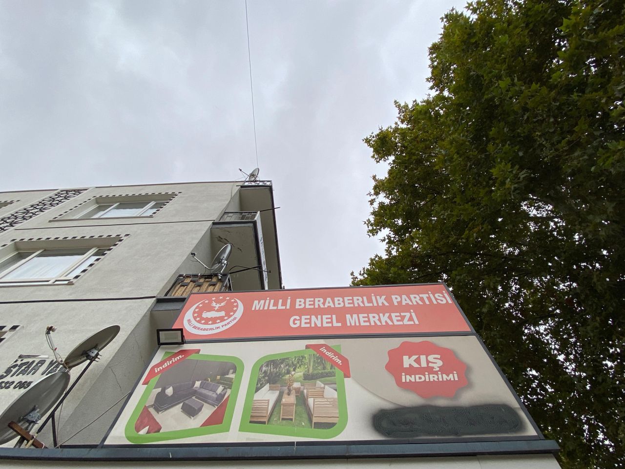 Milli Beraberlik Partisi'nde uyuşturucu partisi: Ankara'daki genel merkeze yapılan baskında 7 gözaltı 1