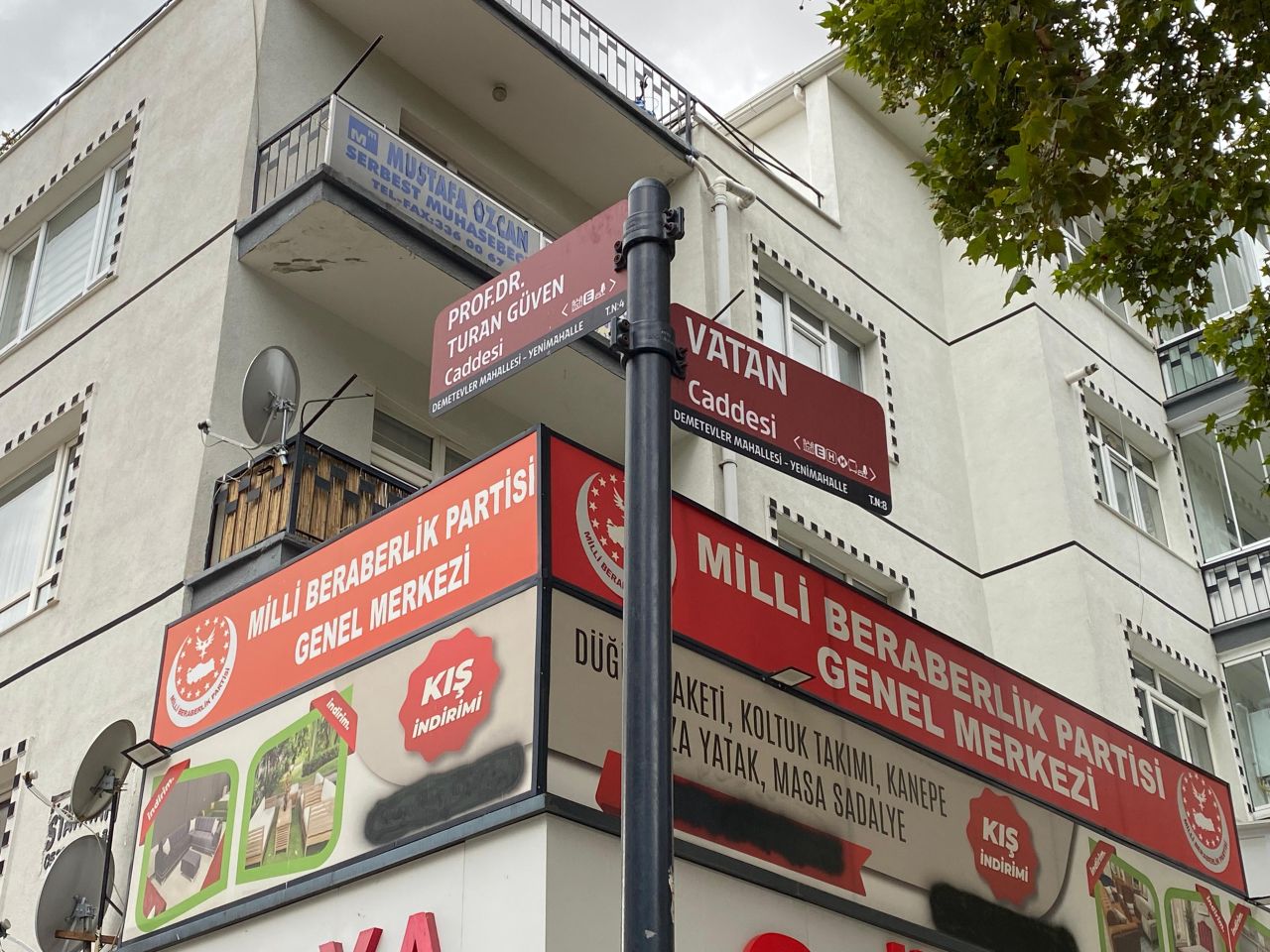 Milli Beraberlik Partisi'nde uyuşturucu partisi: Ankara'daki genel merkeze yapılan baskında 7 gözaltı 3