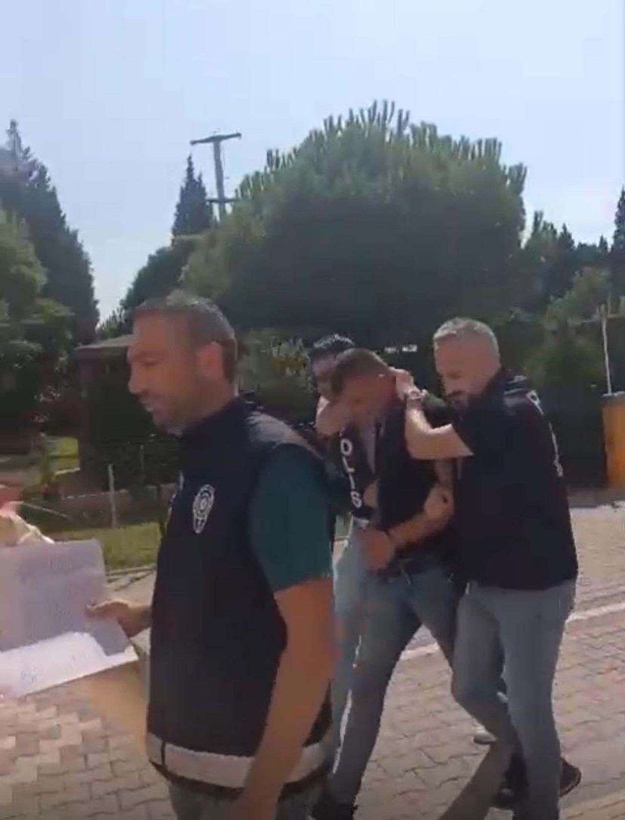 Hamile eşini sokak ortasında öldüresiye dövdü, düşük cezalarla salıverildi 5