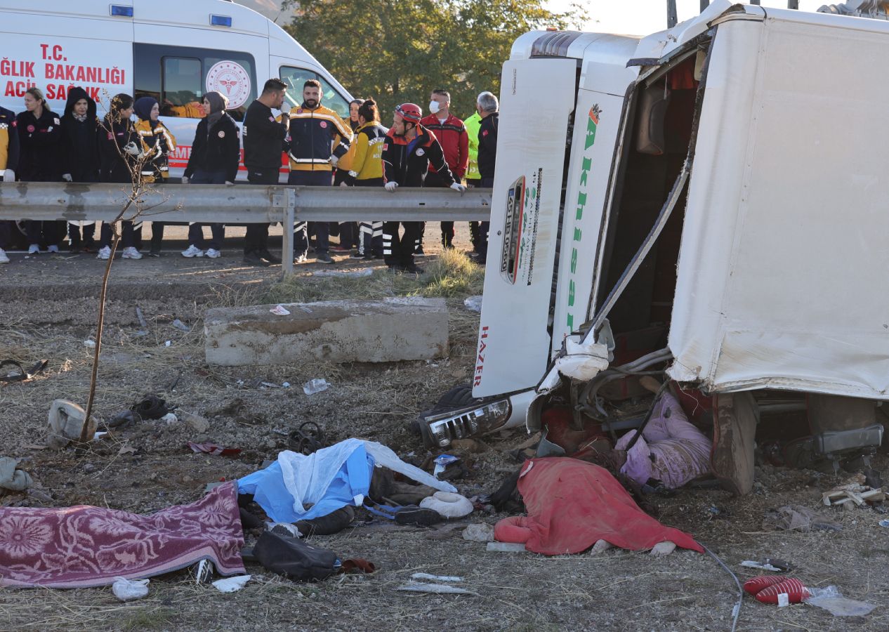 Kapadokya gezisi felaketle sonlandı! Tur otobüsünün sürücüsü: Sabah güneşi gözümü aldı, şarampole uçtuk 4