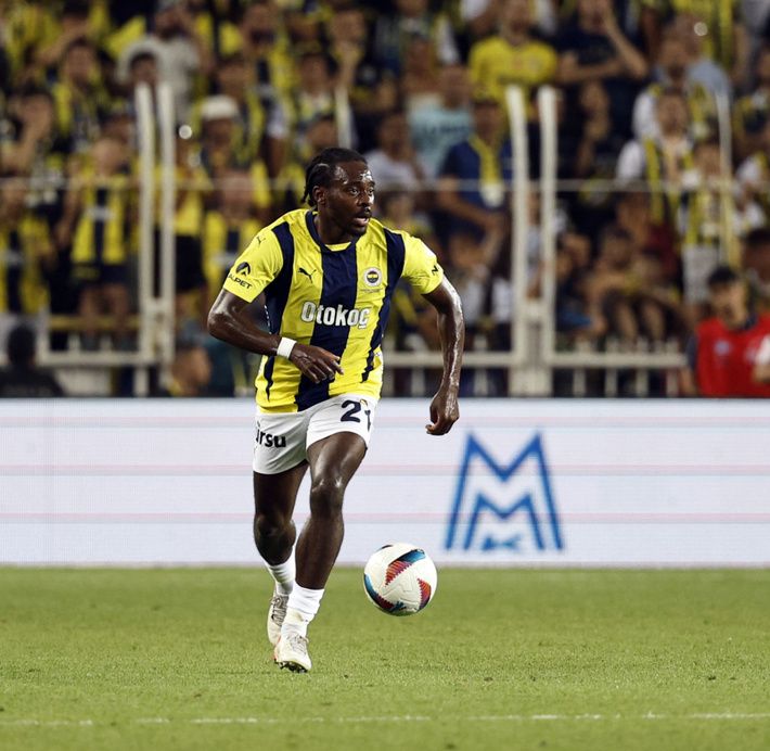 Fenerbahçelileri kahredecek haber: Victor Osimhen, Fenerbahçeli yıldız için devreye girecek! Bedelsiz olarak rakibinin elinden kapacaklar... 1