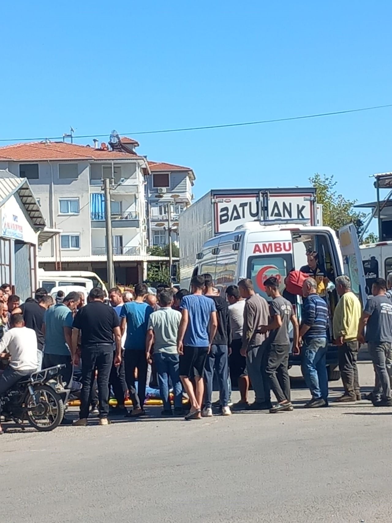 Serik'te polis memuruna izin günüden güpegündüz pompalı tüfekle saldırı! Durumu kritik 1
