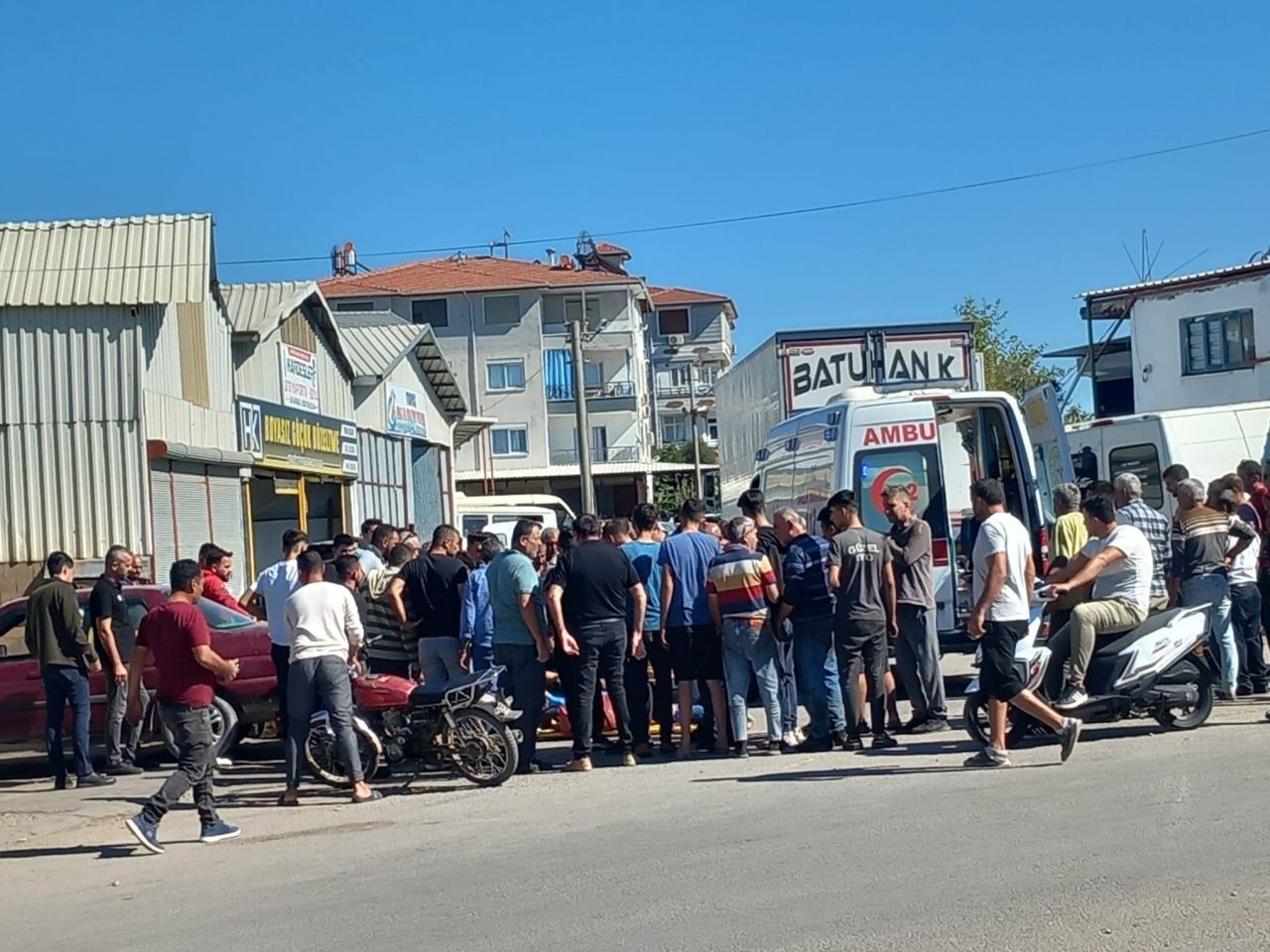Serik'te polis memuruna izin günüden güpegündüz pompalı tüfekle saldırı! Durumu kritik 4