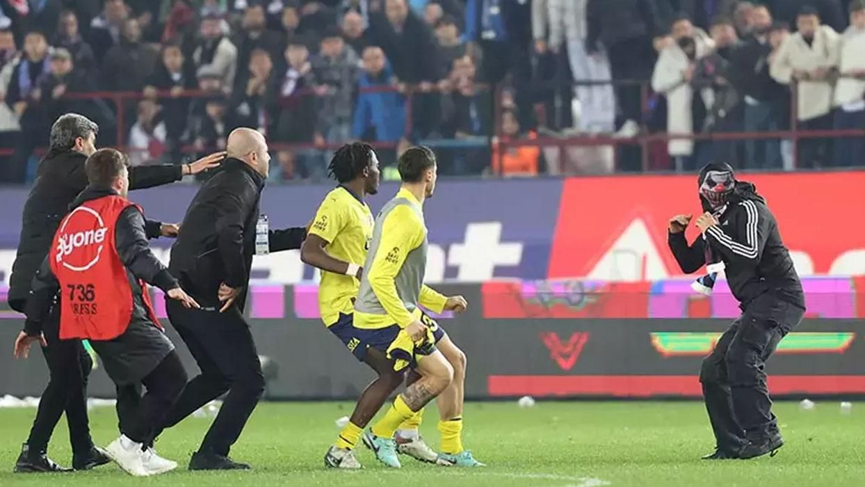Eyvah Fenerbahçeli yıldızlar için büyük tehlike! Trabzonspor maçındaki olaylar sebebiyle 4 futbolcuya yaralama suçundan dava yolu açıldı 4