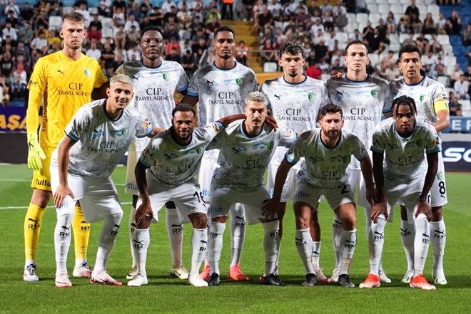 Galatasaray Okan Buruk ile üst üste 3. kez Süper Lig'i şampiyon olarak bitirecek! Resmi olarak açıkladılar: Cimbom Fenerbahçe'ye 3 puan fark attı 5