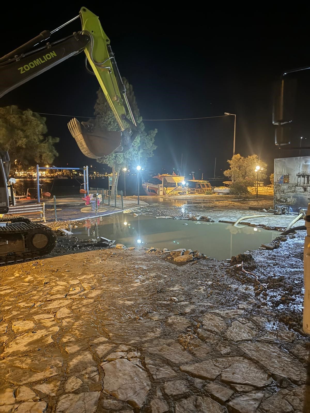 Korkutan görüntü! Datça'da denizin rengi aniden değişti! İşte nedeni... 6