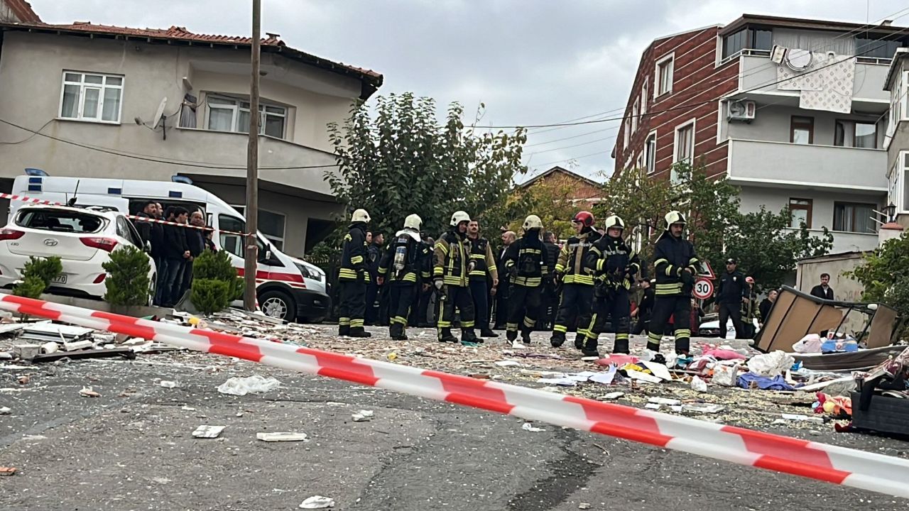 Gebze'de doğal gaz patlaması! 5 katlı binanın 3. katı havaya uçtu! 8 yaralı var 7
