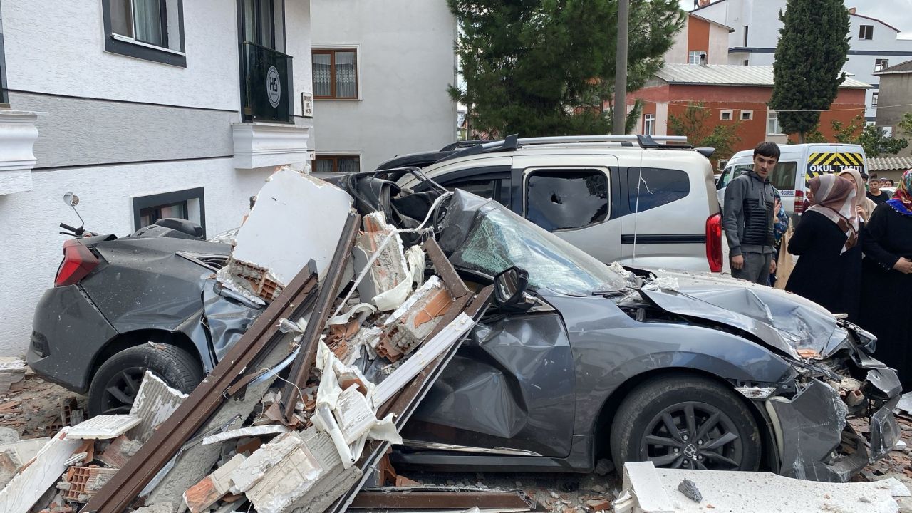 Gebze'de doğal gaz patlaması! 5 katlı binanın 3. katı havaya uçtu! 8 yaralı var 9