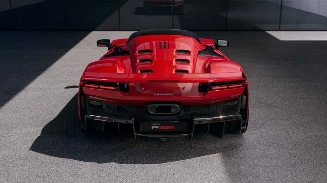 Sınırlı sayıda üretim! Ferrari yeni modeli F80 tanıttı 6