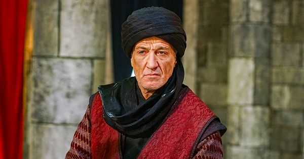 Kalp krizi ölümleri giderek artıyor... Ünlü oyuncu Tekin Temel hayatını kaybetti! İşte son dönemde kalp krizinden vefat eden ünlüler! 4