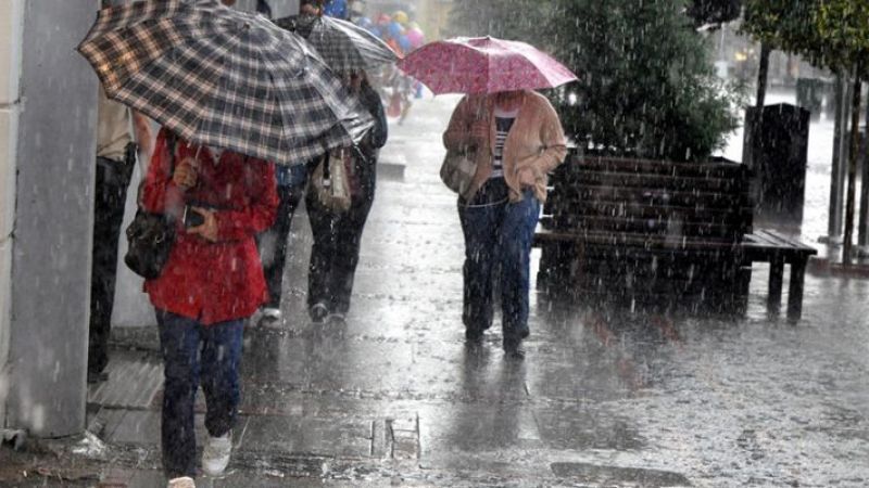 Meteoroloji'den saatli uyarı! İstanbul dahil çok sayıda ile sağanak geliyor... 1