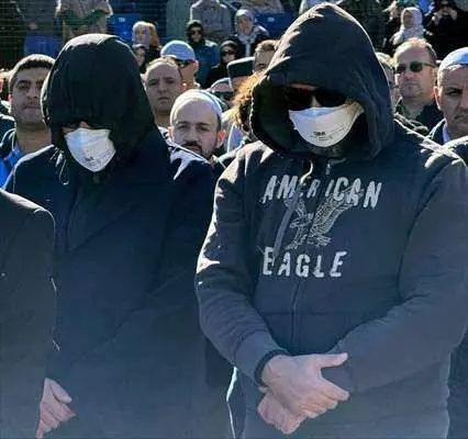 Vatansız FETÖ elebaşı Gülen'e ABD'de cenaze töreni! Dikkat çeken kareler... Örgüt mensupları arasında yüz gizleme yarışı... 7