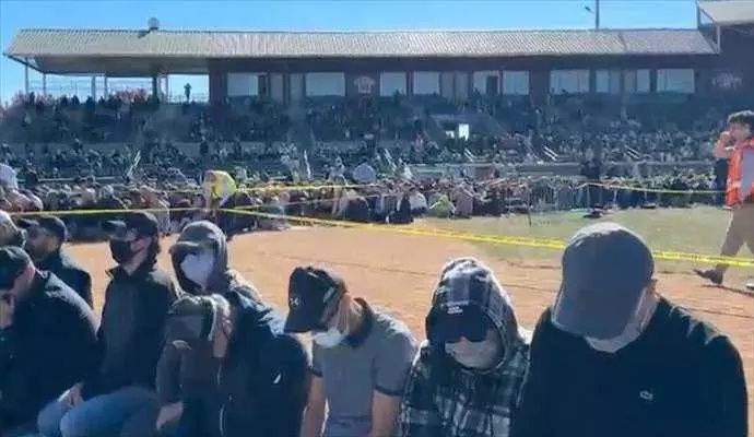 Vatansız FETÖ elebaşı Gülen'e ABD'de cenaze töreni! Dikkat çeken kareler... Örgüt mensupları arasında yüz gizleme yarışı... 5