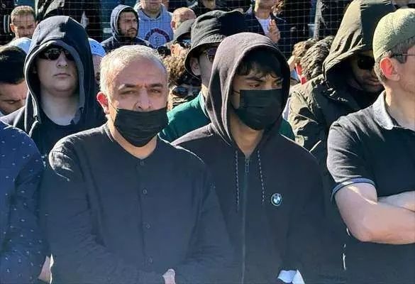 Vatansız FETÖ elebaşı Gülen'e ABD'de cenaze töreni! Dikkat çeken kareler... Örgüt mensupları arasında yüz gizleme yarışı... 4