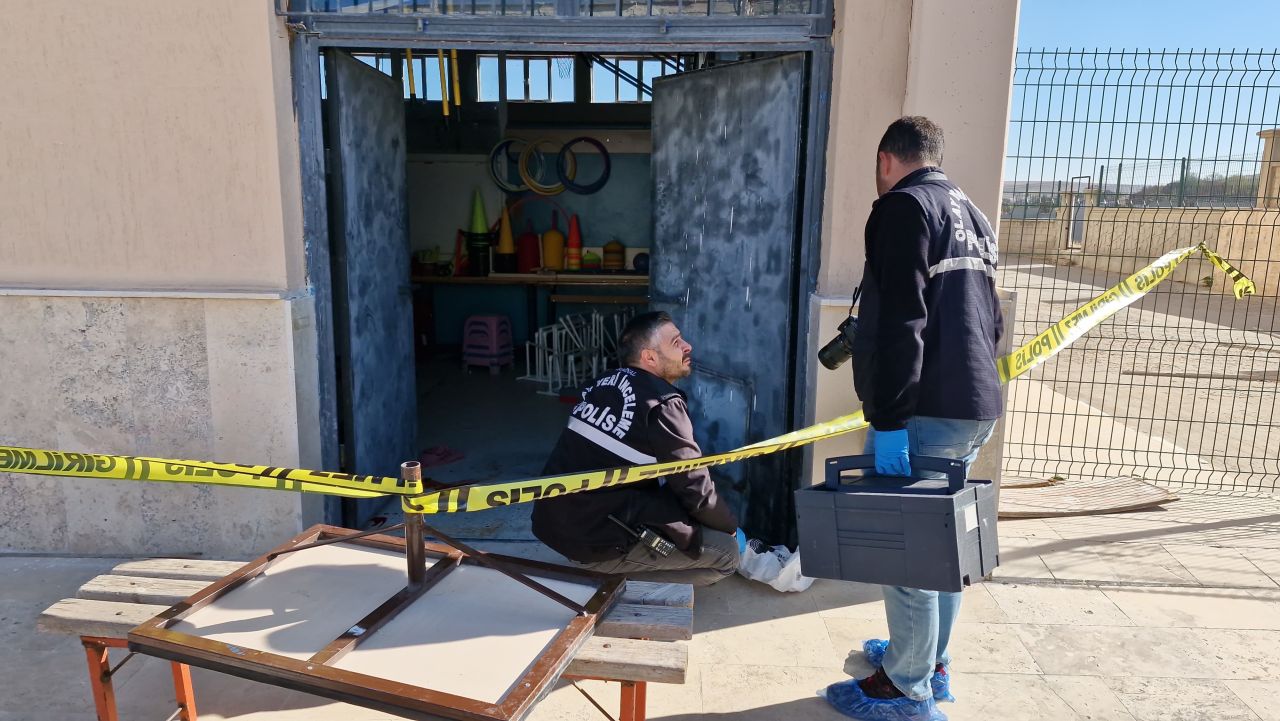 Lisede cinayet! Okula tabanca getirip arkadaşını herkesin içinde öldürdü 6