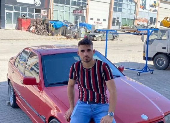 Lisede cinayet! Okula tabanca getirip arkadaşını herkesin içinde öldürdü 11