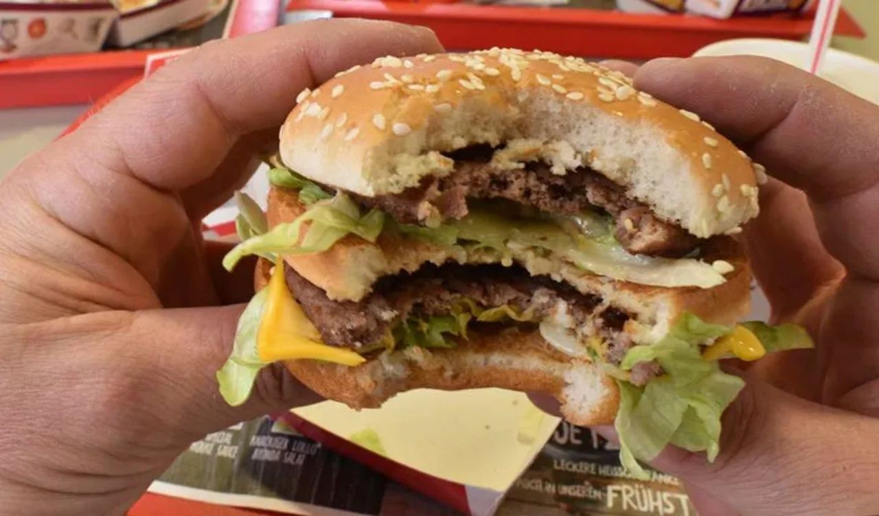 Dünyanın en büyük hamburger zincirlerinde ölümcül bakteri tespit edildi! Markalar menülerini değiştiriyor 4
