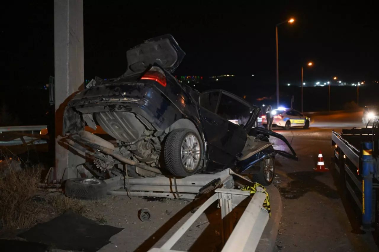 Ankara Mamak'ta feci kaza! 4 kişi hayatını kaybetti, 1 kişi yaralandı 6