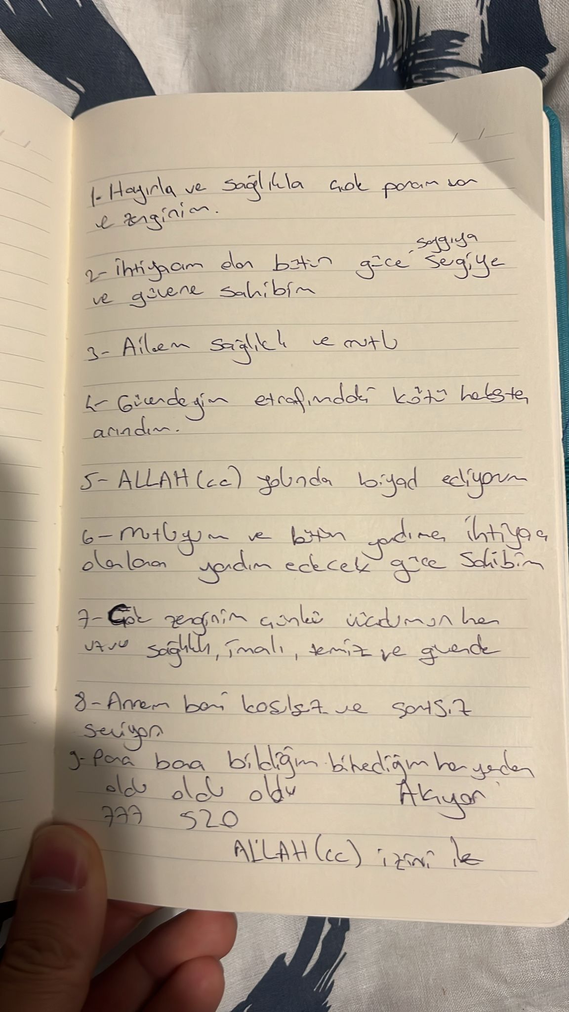 Arkadaşının 43. kattaki evinin penceresinden düşüp hayatını kaybeden Semanur Arslan'ın not defteri ortaya çıktı 4