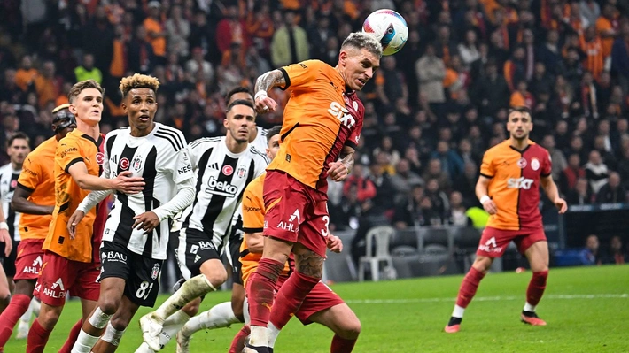 Nihat Kahveci derbi sonrası ilginç öneri: Hakem olmasın; tuşla ekrana yansıtsınlar, oyunculara da stattan anons yapılsın! 2