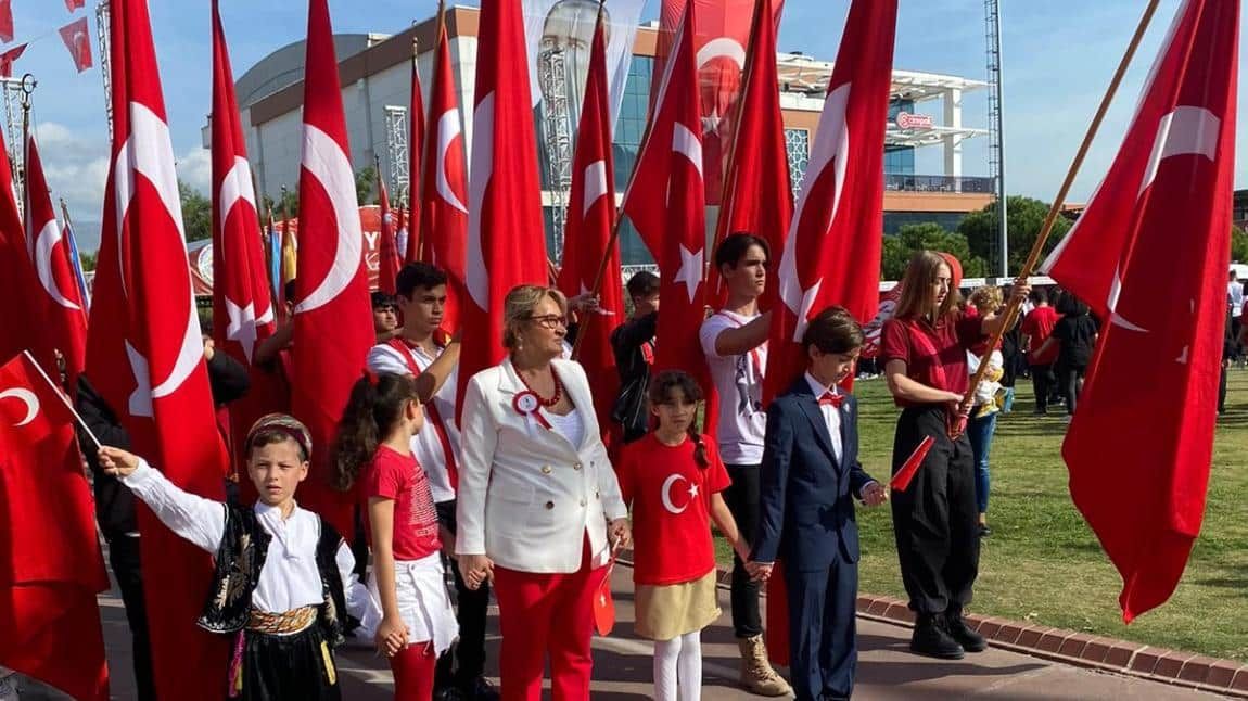Türkiye Cumhuriyeti 101. yılını coşkuyla kutluyor! İşte Cumhuriyetin ilk kez açıklandığı o yemekte yaşananlar... 2