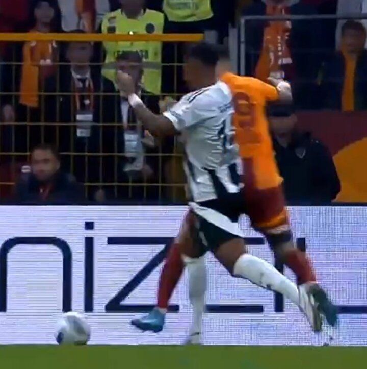 Yayıncı kuruluşun Trio hakem ekibi Mauro Icardi'nin penaltı pozisyonunu değerlendirdi: "Hakem Galatasaray'ın net penaltısını veremedi" 3
