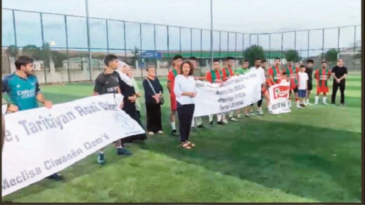Ahmet Özer'in skandalları: Esenyurt Belediyesi’nin düzenlediği konserde Öcalan sloganları atılmıştı 2