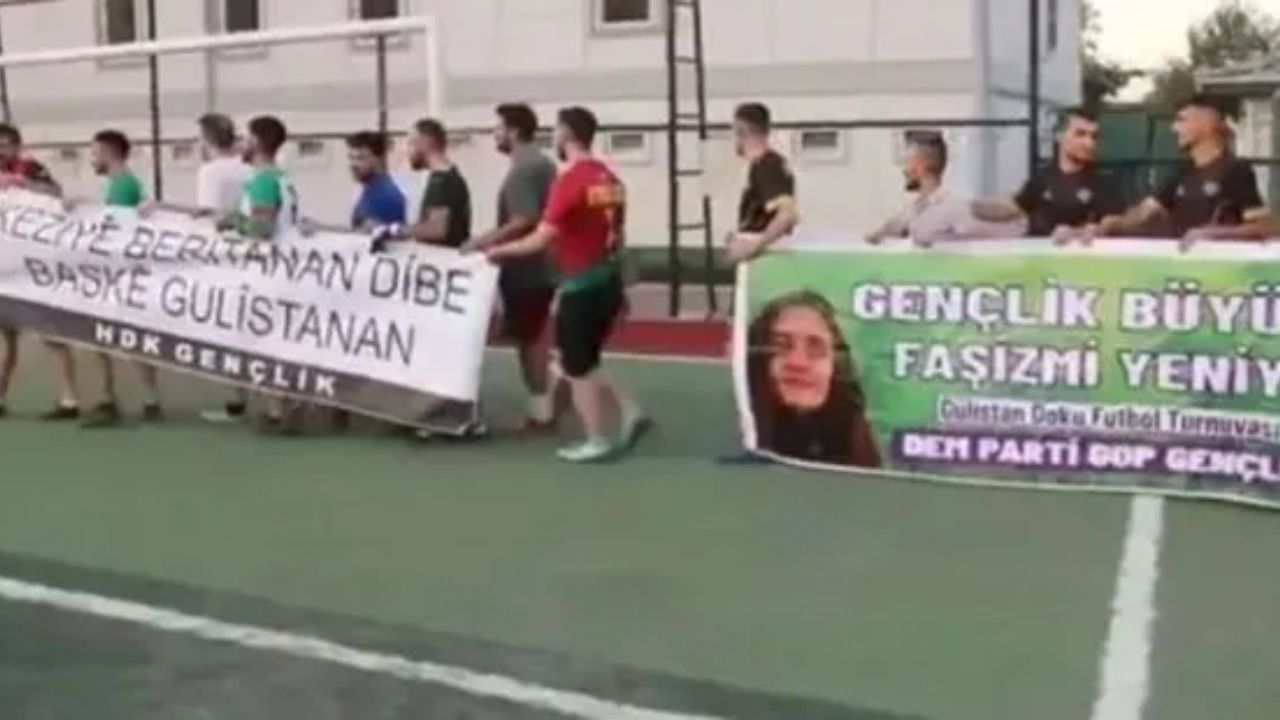 Ahmet Özer'in skandalları: Esenyurt Belediyesi’nin düzenlediği konserde Öcalan sloganları atılmıştı 1
