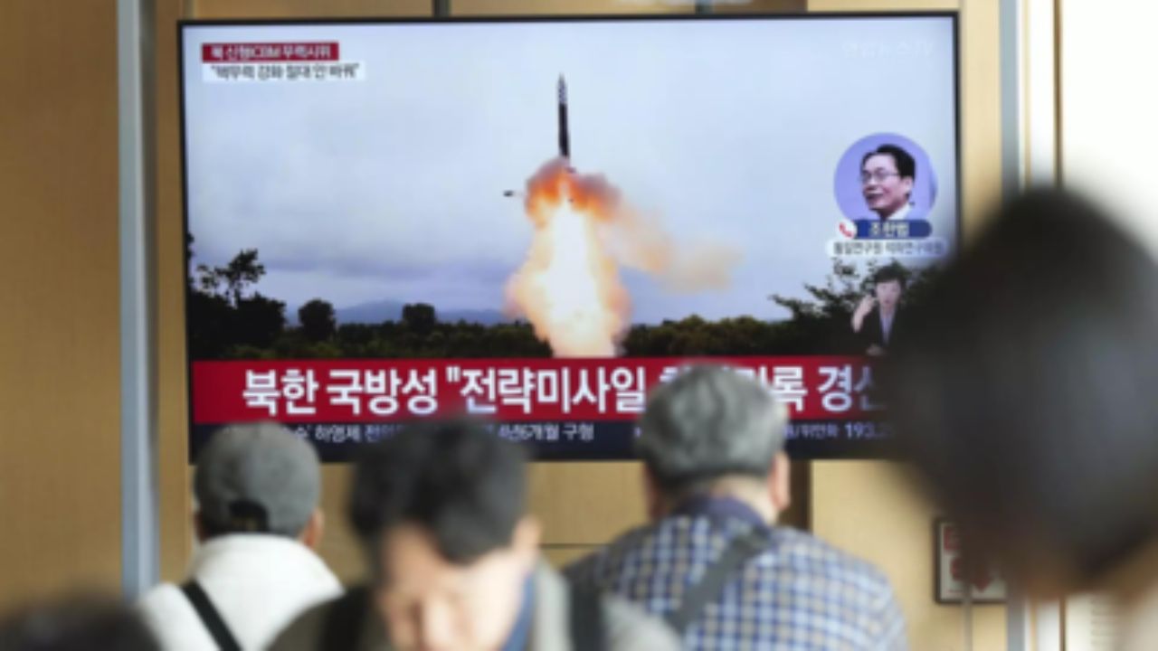 Kuzey Kore "dünyanın en güçlü stratejik füzesi" Hwasong-19'u başarıyla test ettiğini duyurdu 5
