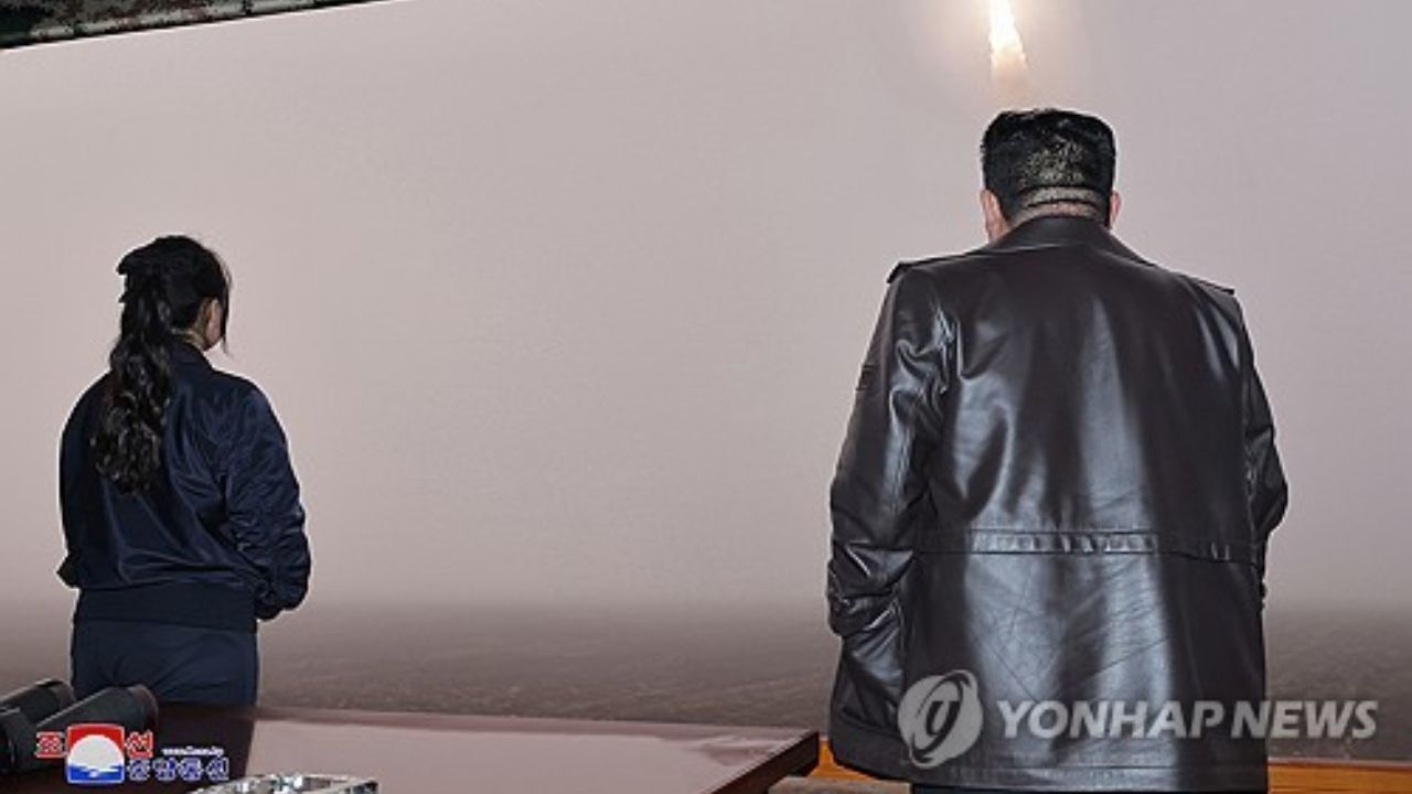 Kuzey Kore "dünyanın en güçlü stratejik füzesi" Hwasong-19'u başarıyla test ettiğini duyurdu 2