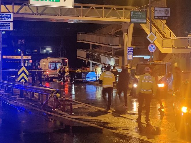 Bakırköy'de acı olay: Kazaya müdahale eden trafik polisi İETT otobüsünün çarpması sonucu şehit oldu! 3