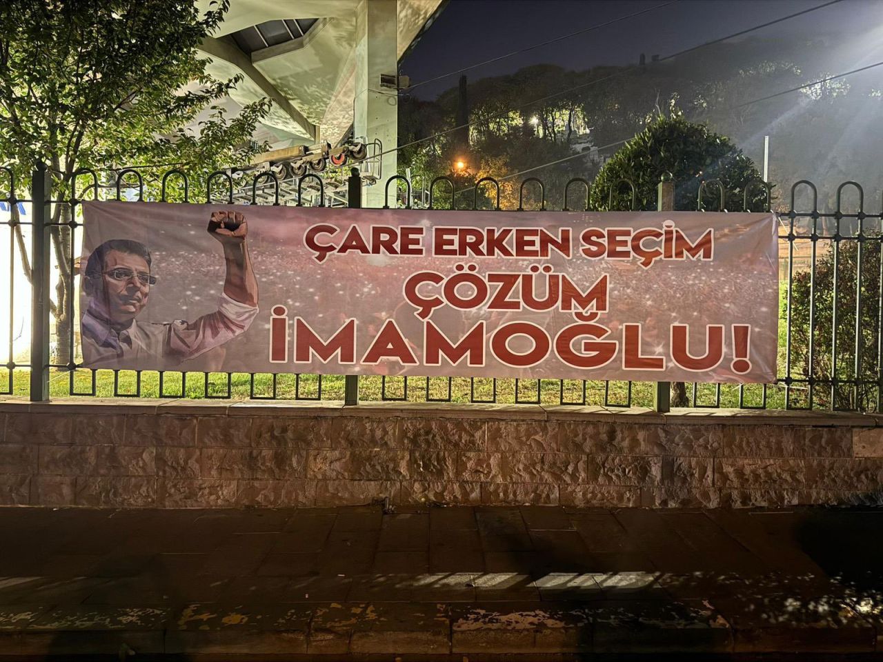 CHP'de adaylık yarışı kızıştı! İmamoğlu'ndan dikkat çeken hamle! Kendi pankartlarını astırdı... 5
