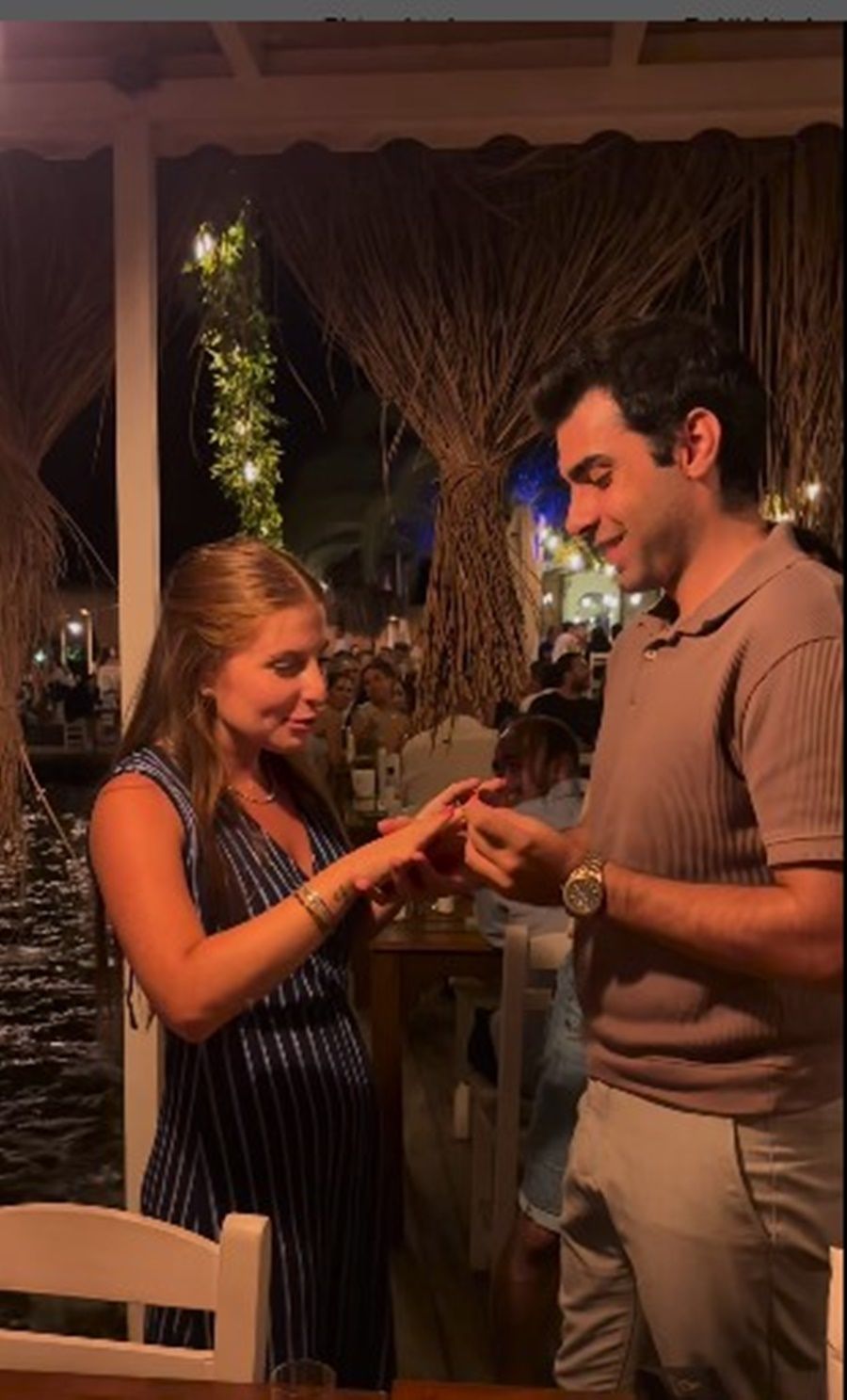 Sihirli Annem'in Çilek'i Zeynep Özkaya nişanlandı! 1